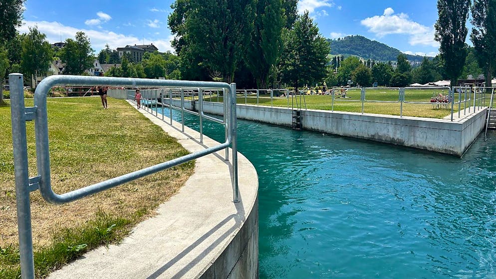 Der Bueberkanal ist eingezäunt worden.