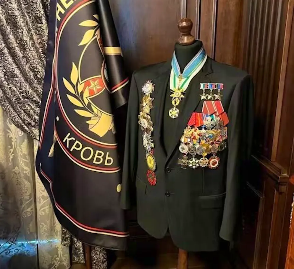 La casa di Prigozhin a San Pietroburgo: uno sguardo nella sua vita privata. Un eroe della Federazione Russa: l'onorificenza di Prigozhin.