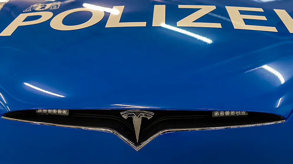 Die Polizei eilte einem 16-jährigen Rollerlenker und dessen Mitfahrer von Gundeldingen bis nach Birsfelden hinterher. (Sym olbild)