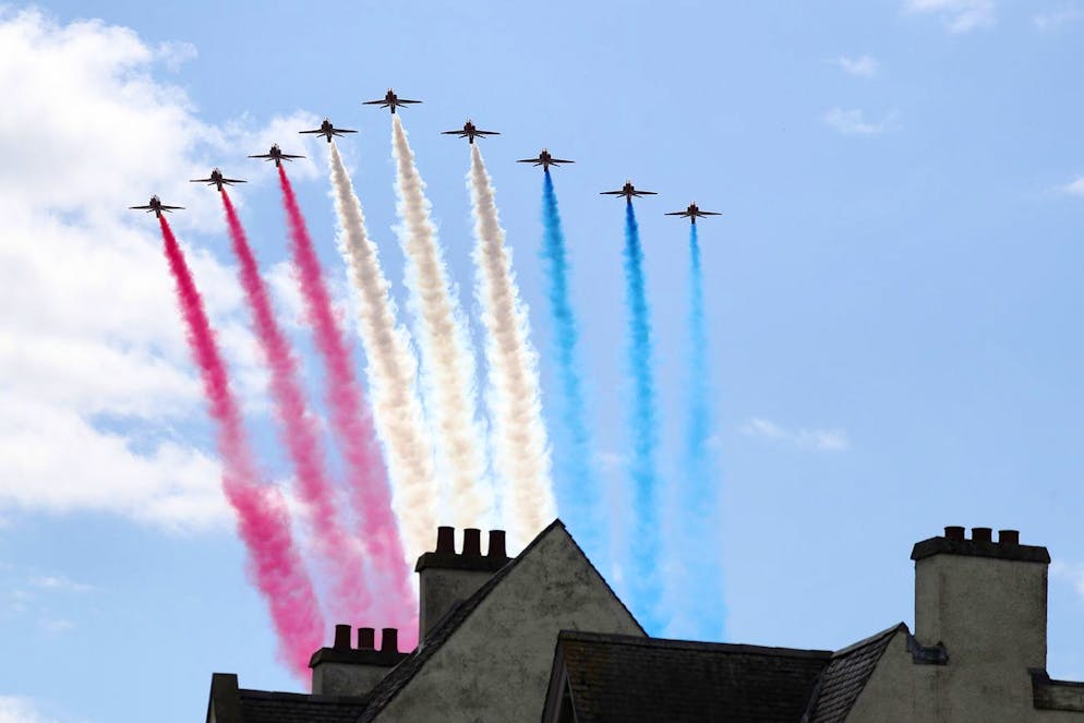 Carlo III ha ricevuto gli «onori di Scozia» a Edimburgo - Gallery. Le Red Arrows della Royal Air hanno salutato la manifestazione.