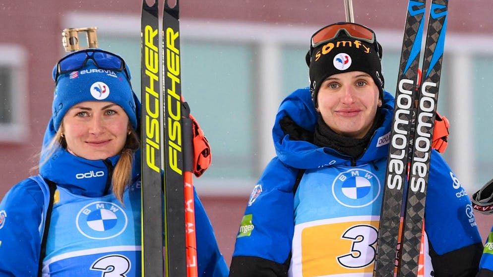 Wurde Justine Braisaz-Bouchet (links) tatsächlich von Teamkollegin Julia Simon (rechts) abgezockt?