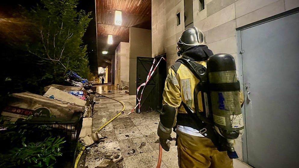 Lottano per la vita. Trovate due persone esanimi dopo un incendio a Ginevra