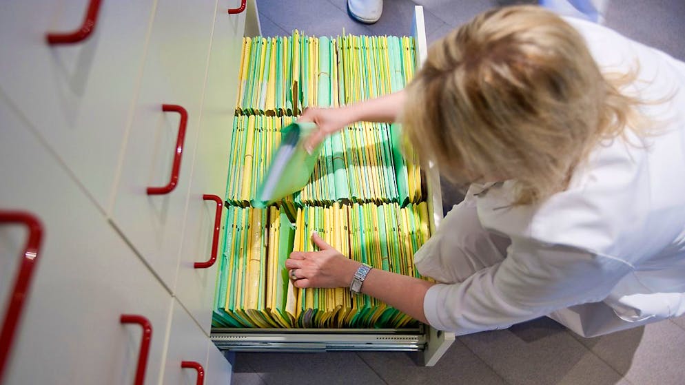 Die Arztpraxis führte rund 10'000 Dossiers. (Symbolbild)