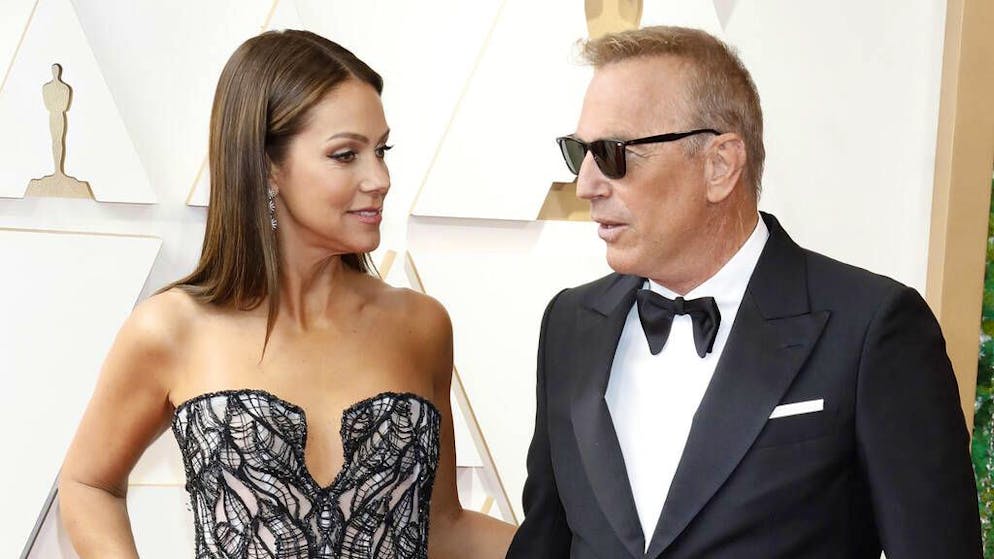 Battaglia legale. Kevin Costner, l’ex moglie batte cassa: 50mila dollari al mese non bastano