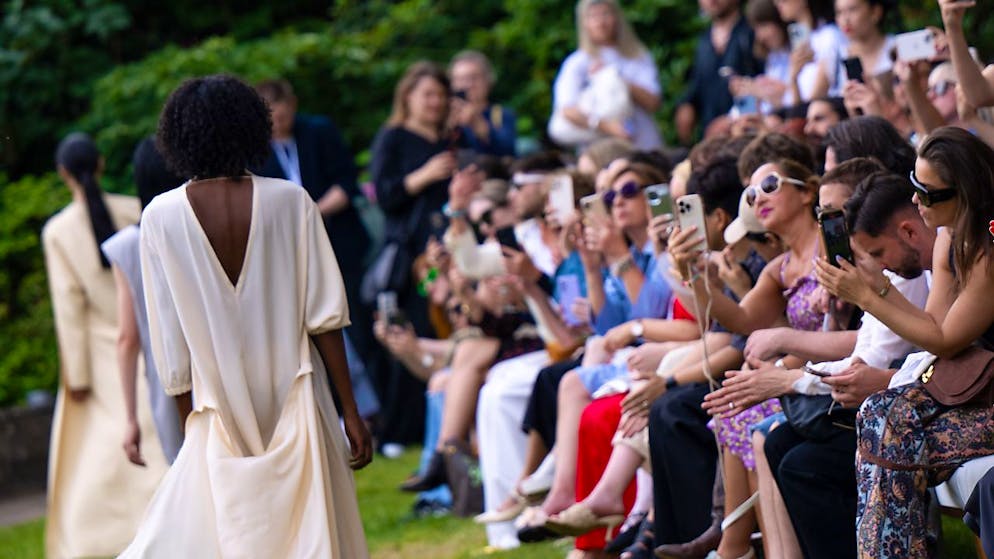 A lot of money for a file photo. Zurich woman makes serious accusations against modeling agency