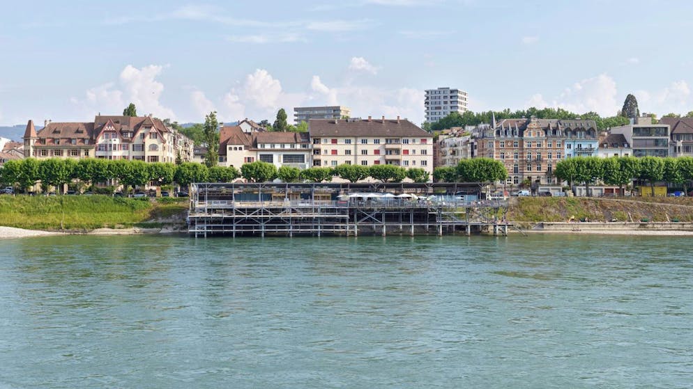 Der Erweiterungsbau des Rheinbads Breite ist gegenwärtig noch eingerüstet.