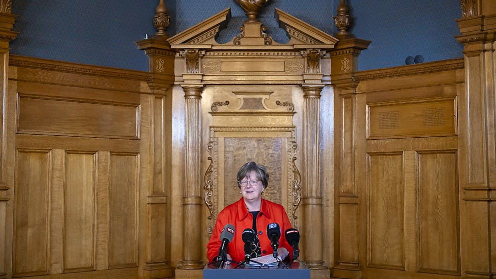 Präsidentin Isabelle Chassot (Mitte/FR) informiert über die erste ordentliche Sitzung der Parlamentarischen Untersuchungskommission (PUK).