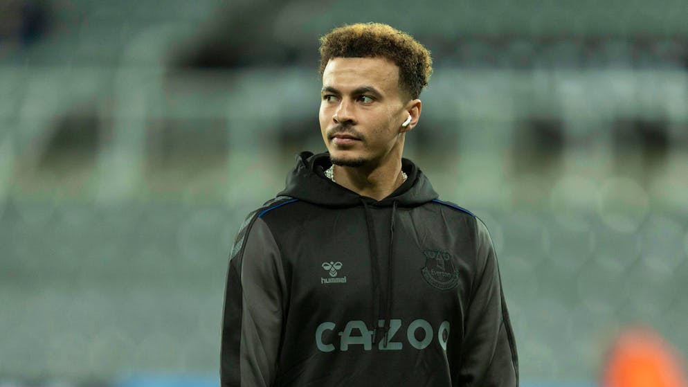 Dele Alli schüttet sein Herz aus und spricht mit Gary Neville über seine Schlafmittelsucht und seine Kindheit.