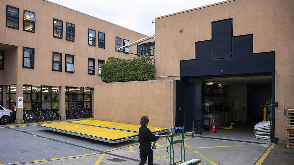 Ein temporärer Bau auf dem südlichen Teils Erweiterungsbaus "Fleischkäse" soll die Platznot im Opernhaus lindern. (Archivbild)