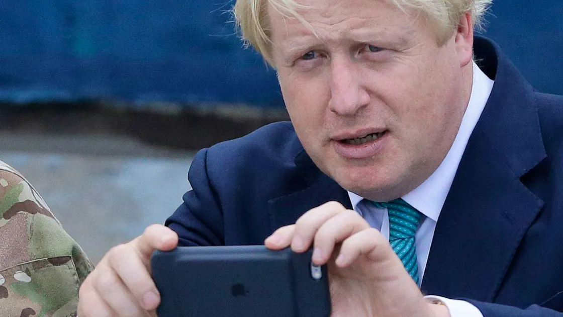Grossbritannien: Boris Johnson hat angeblich Pin-Code für altes Handy ...