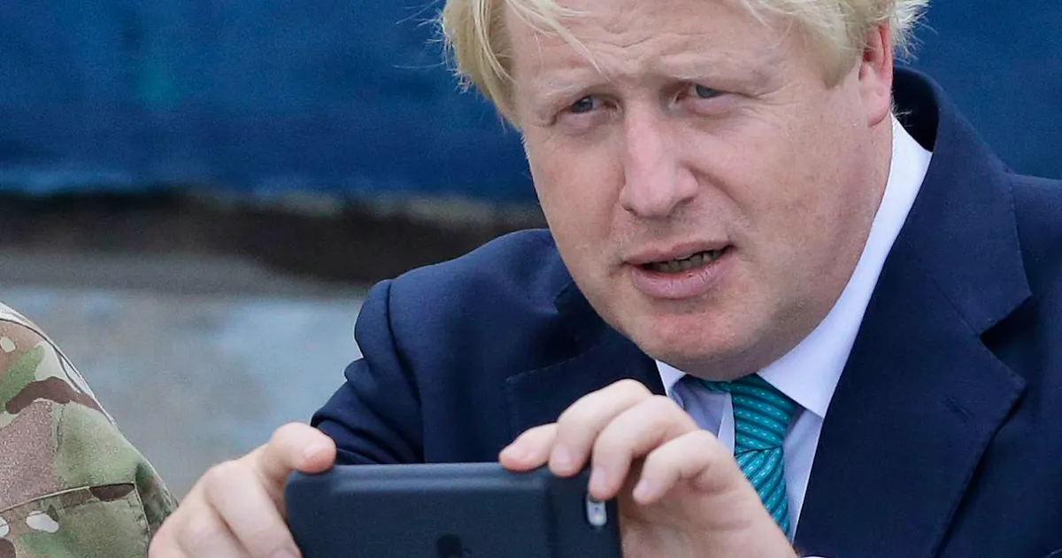 Grossbritannien: Boris Johnson hat angeblich Pin-Code für altes Handy ...