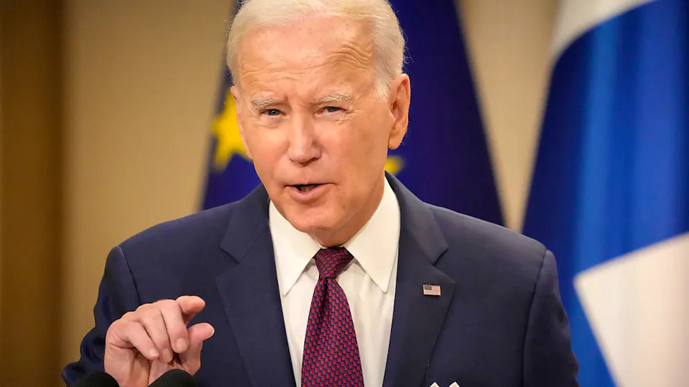 Joe Biden, Präsident der USA, spricht auf einer Pressekonferenz im Präsidentenpalast in Helsinki. Foto: Sergei Grits/AP/dpa