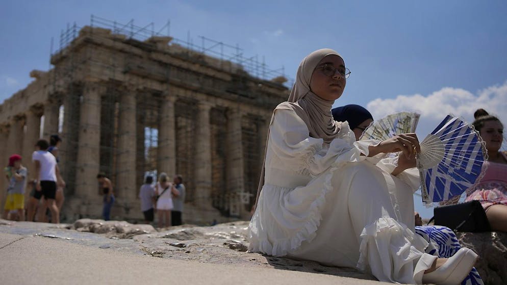 Il caldo è torrido in Grecia.