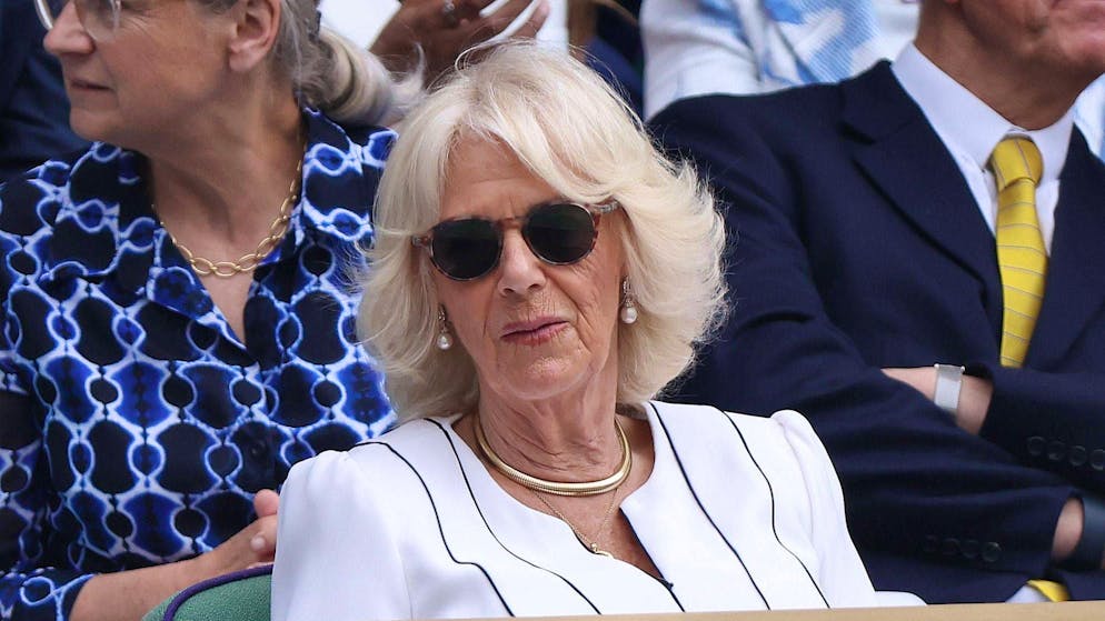 Rivelazione shock. Il nonno di Camilla ha picchiato la moglie incinta fino a farle perdere i sensi