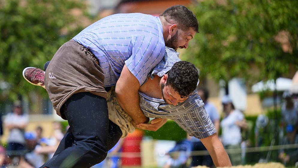 Armon Orlik am Südwestschweizer Fest überlegen - Gallery. Benjamin Gapany, einer von fünf Südwestschweizer Eidgenossen, kämpfte sich in den Schlussgang