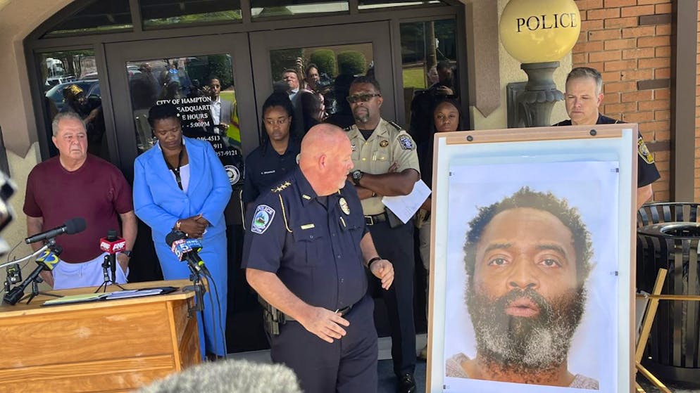 La foto del presunto omicida è stata diffusa in tutto lo stato.