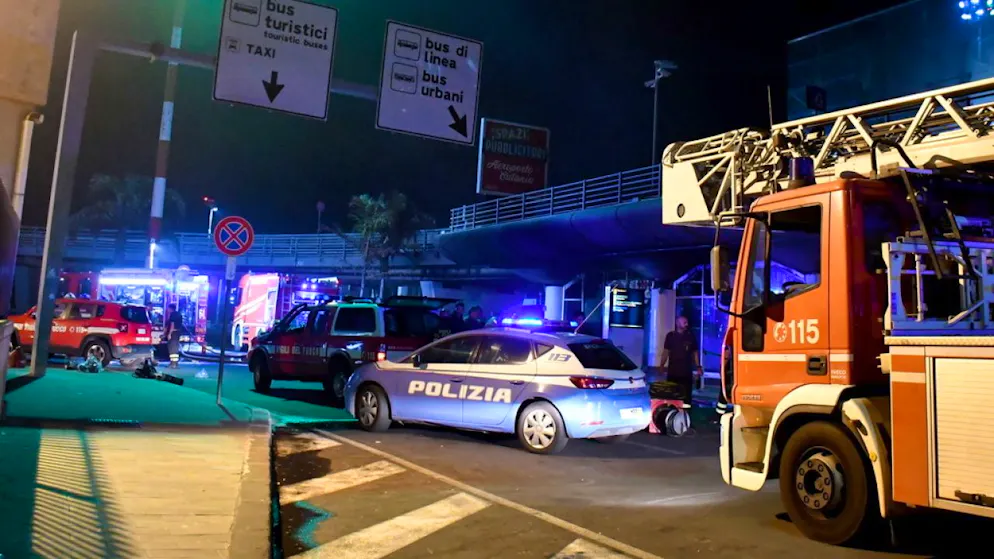 Im Flughafen der sizilianischen Stadt Catania ist am Sonntagabend ein Brand
ausgebrochen. Wegen starken Rauchs musste der Airport evakuiert werden.