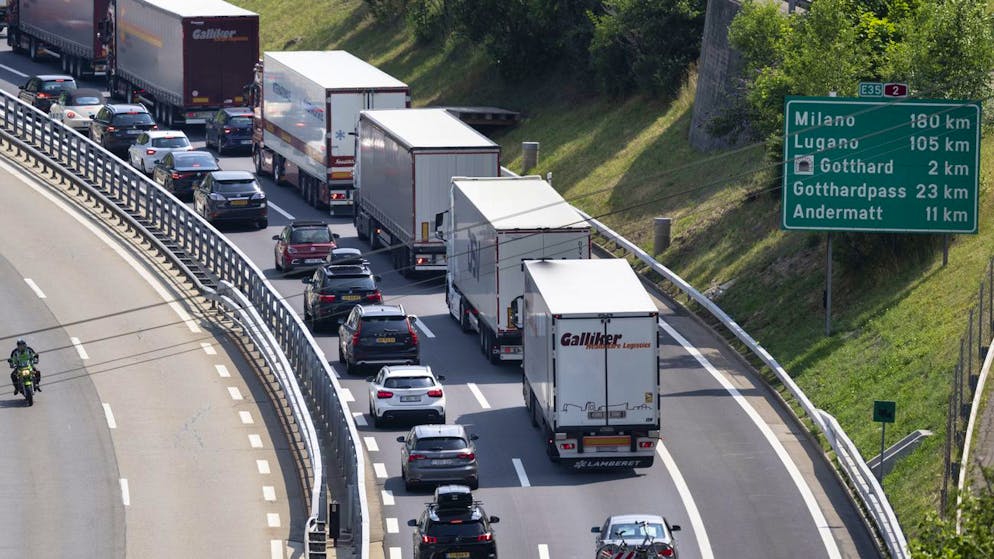 Stau vor dem Gotthard-Nordportal. (10. Juli 2023)