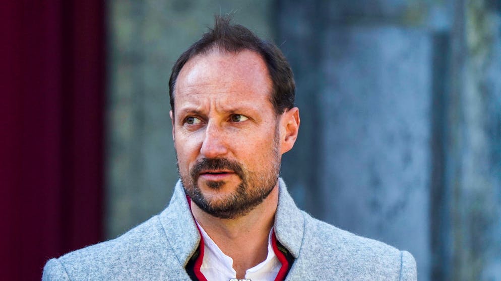 Surfunfall vor fünf Jahren. Prinz Haakon hat Gehörprobleme