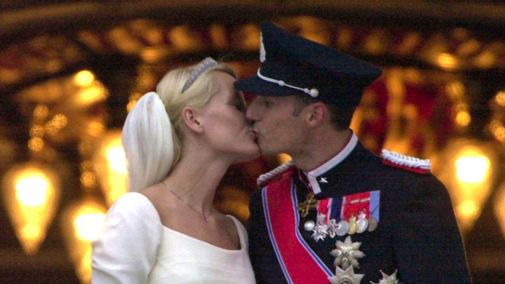 Crown Prince Haakon talks about his wife's health.  There is hardly a royal couple who radiate so much harmony and love as Haakon and Mette-Marit.  The photo was taken after their wedding in Oslo Cathedral in 2000.