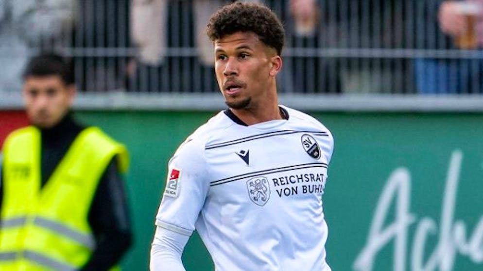 Chima Okoroji im Einsatz für seinen letzten Klub Sandhausen in der 2. Bundesliga