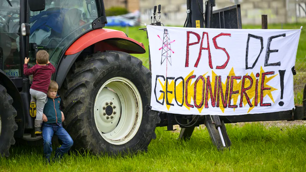 Die Botschaft der Protestler ist klar: Sie wollen das Geothermie-Projekt mit allen Mitteln verhindern – selbst wenn sie dafür juristische Grenzen überschreiten.