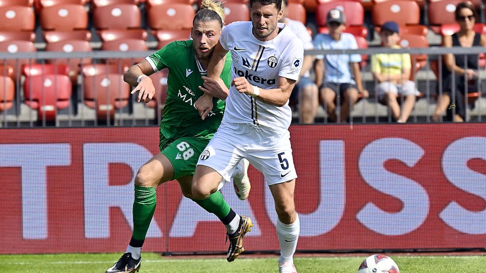 Aufsteiger Yverdon beim FC Zürich klar unterlegen - Gallery. Yverdons Brian Beyer hat gegen die Zürcher Hintermannschaft mit Neuzugang Fabio Daprelà einen schweren Stand