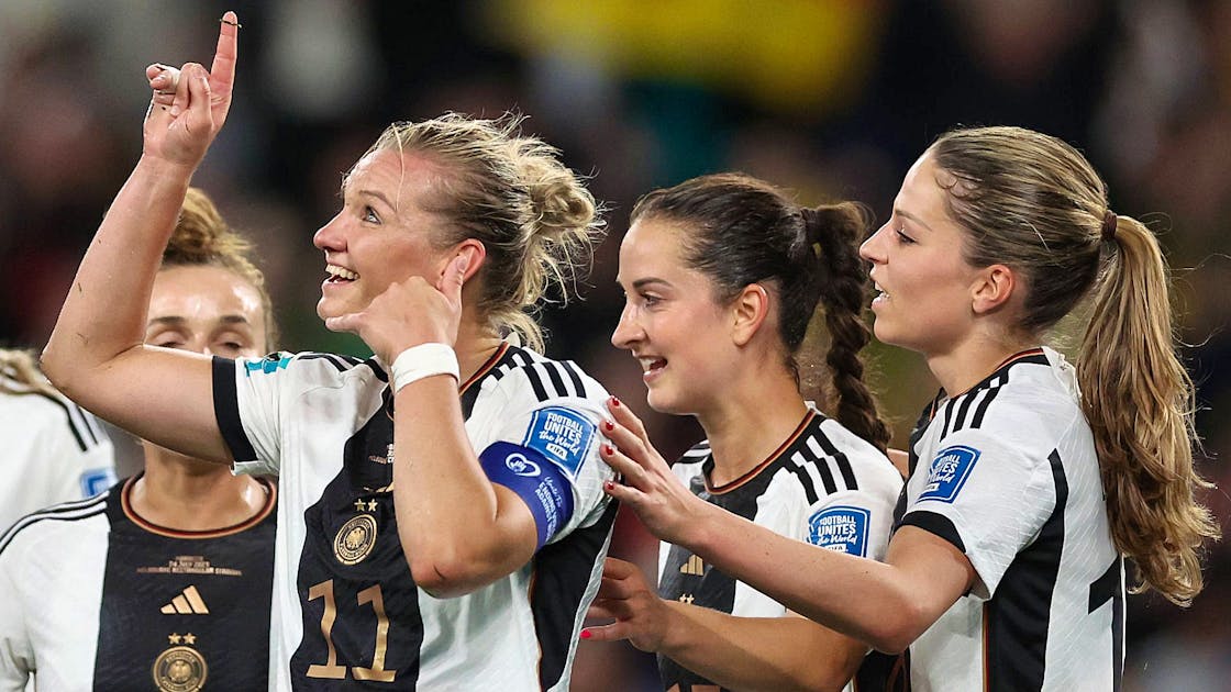 Alexandra Popp: Emotional ‘ET’ Telephone Goal Celebration at World Cup