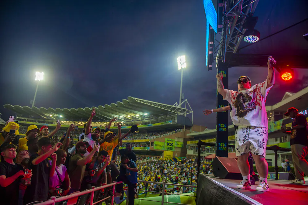 L'ultimo, macabro, desiderio di Dolly Parton è morire sul palco. Il rapper sudafricano Costa Titch si è sentito male lo scorso marzo sul palco di un festival musicale. Poco dopo è morto.