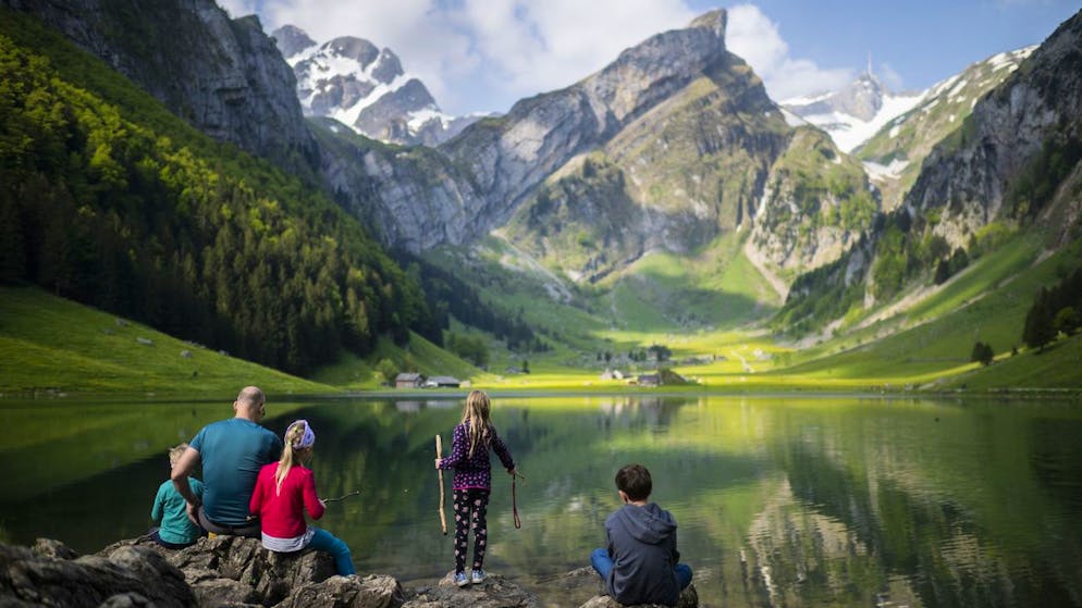 Tent city instead of alpine idyll. 