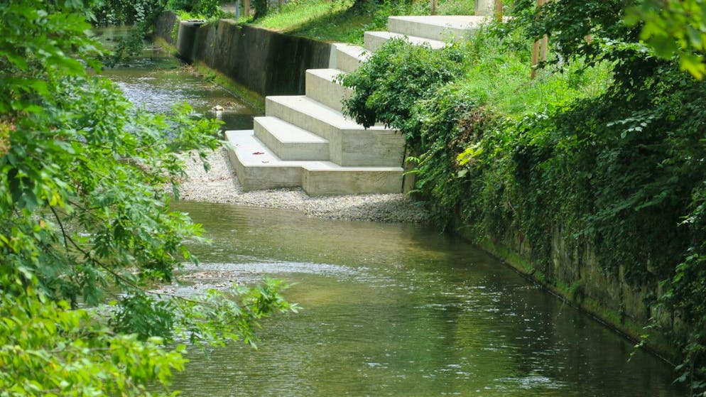 Die Basler St. Albanteich-Promenade im neuen Gewand - Gallery. Die neuen Sitzstufen beim St. Albanteich ermöglichen einen direkten Zugang zum Wasser.