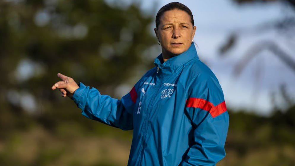 Da gehts Richtung Viertelfinal: Nationaltrainerin Inka Grings gibt die Richtung vor.