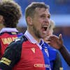 Basels Fabian Frei, links, freut sich mit Jean-Kevin Augustin, rechts, nach seinem Tor zum 4:2 im Fussball Meisterschaftsspiel der Regular Season der Super League zwischen dem FC Basel 1893 und dem FC Winterthur im Stadion St. Jakob-Park in Basel, am Sonntag, 30. Juli 2023. (KEYSTONE/Georgios Kefalas)