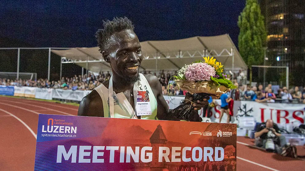 Vor  zehn Tagen in Luzern lässt sich Weltklasse-Läufer Dominic Lobalu in Luzern zum Meeting-Rekord gratulieren