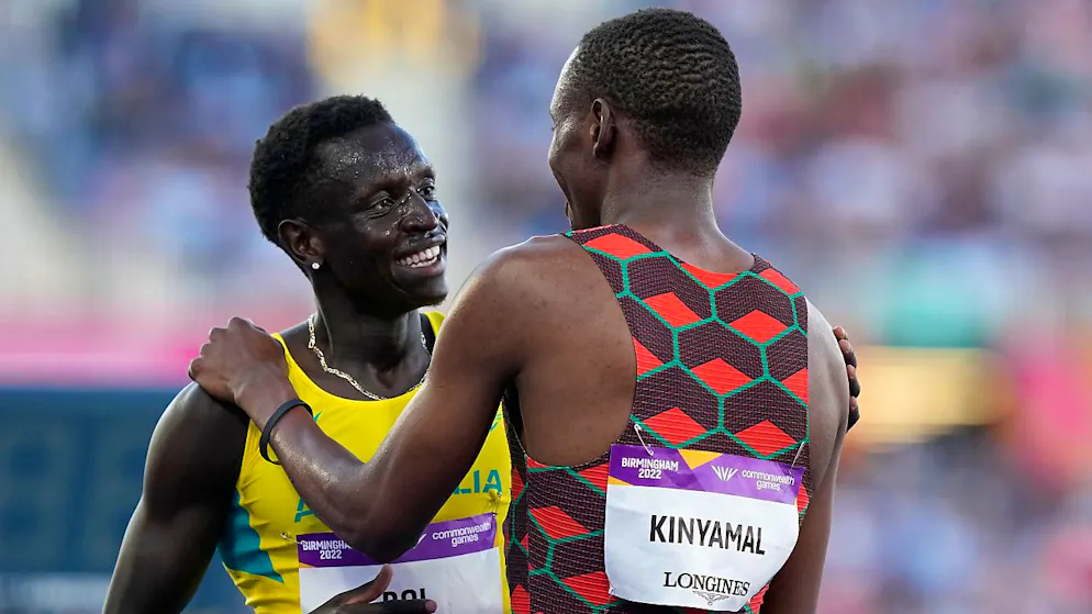 Peter Bol (links) kann aufatmen