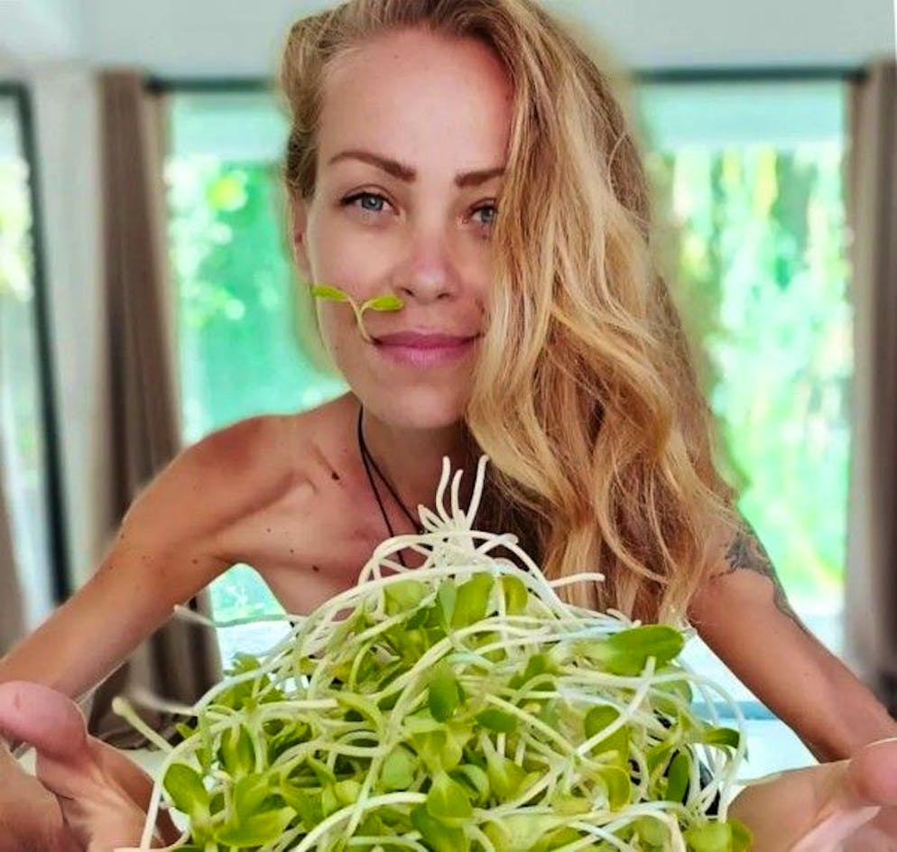 L'influencer gastronomica Zhanna Samsonova è morta all'età di 39 anni dopo una dieta radicale. 
