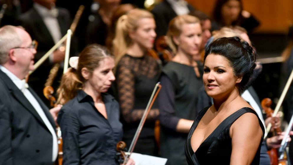 New York. Licenziata dopo l'invasione russa, la soprano Netrebko fa causa al Metropolitan