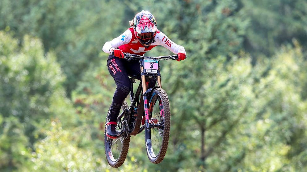 Camille Balanche gewann nach Gold 2020 und Bronze 2021 nun in Fort William die WM-Silbermedaille