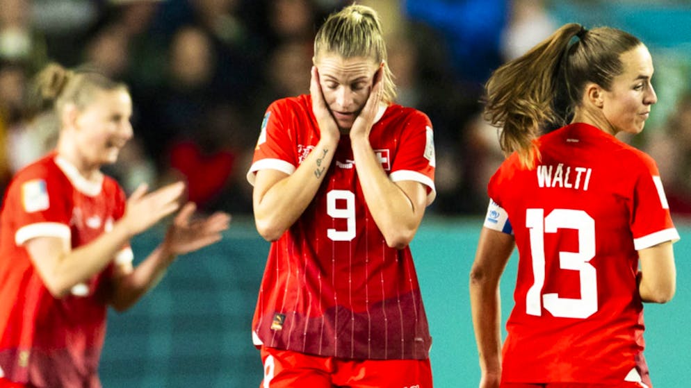 Hängende Köpfe bei den Schweizerinnen: Nichts wird es mit dem WM-Viertelfinal.