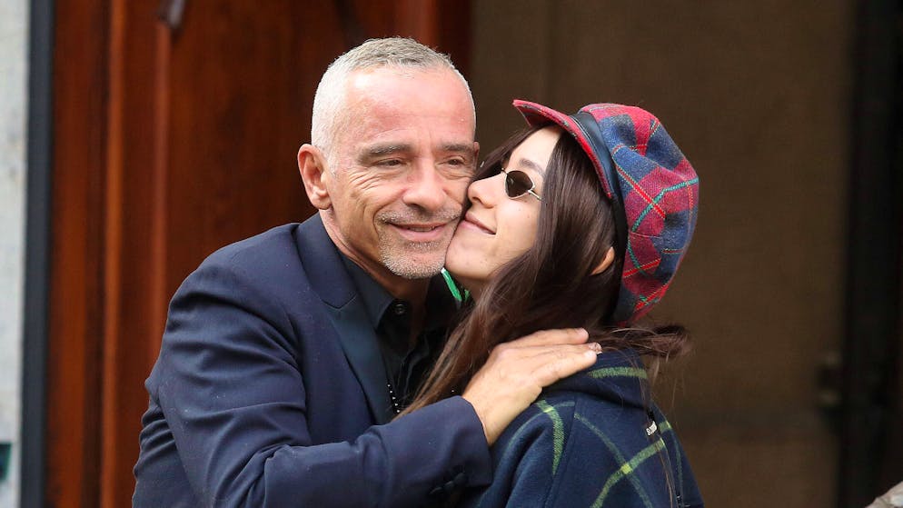 Sänger Eros Ramazzotti machte seiner Tochter Aurora zu ihrer Geburt ein spezielles Geschenk: Er schrieb ihr ein Lied.