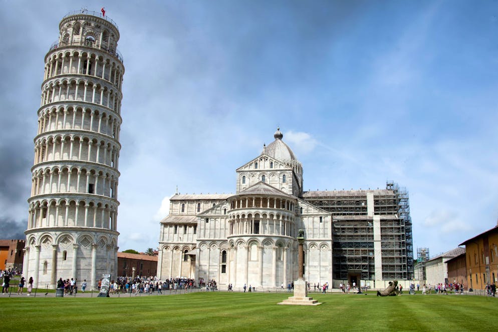 Deturpata la torre di Pisa