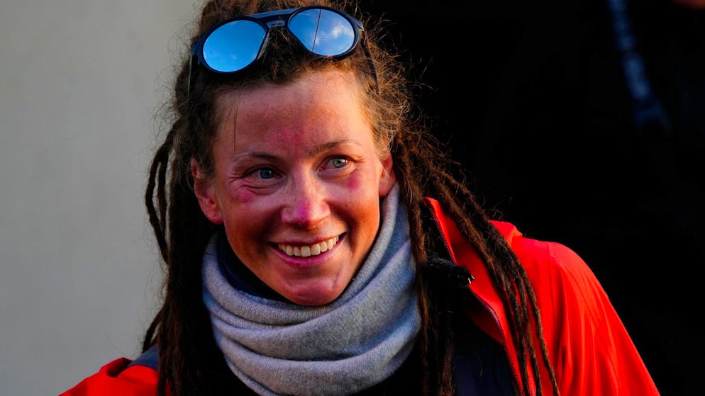 Alle Achttausender in 92 Tagen. Für den Weltrekord stieg sie über einen sterbenden Mann