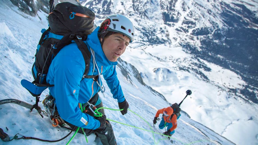 Indignazione del professionista. Lo svizzero Dani Arnold: «Chiunque avrebbe potuto aiutare lo sherpa sul K2»