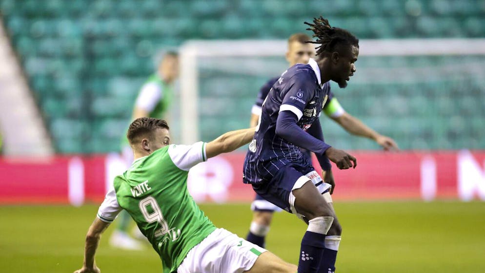 Hibernian mit Torschütze Dylan Vente überraschte den FC Luzern um Nicky Beloko in der zweiten Halbzeit und geht so mit Vorteil ins Rückspiel