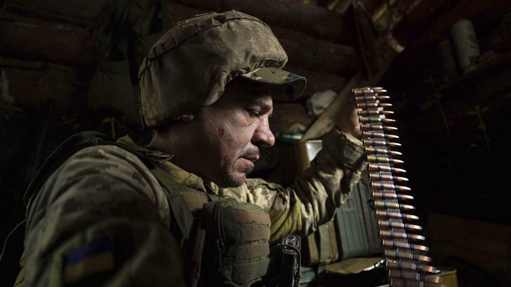 Se non obbedisci ti sparano. I russi spingono i propri soldati contro mitragliatrici e campi minati