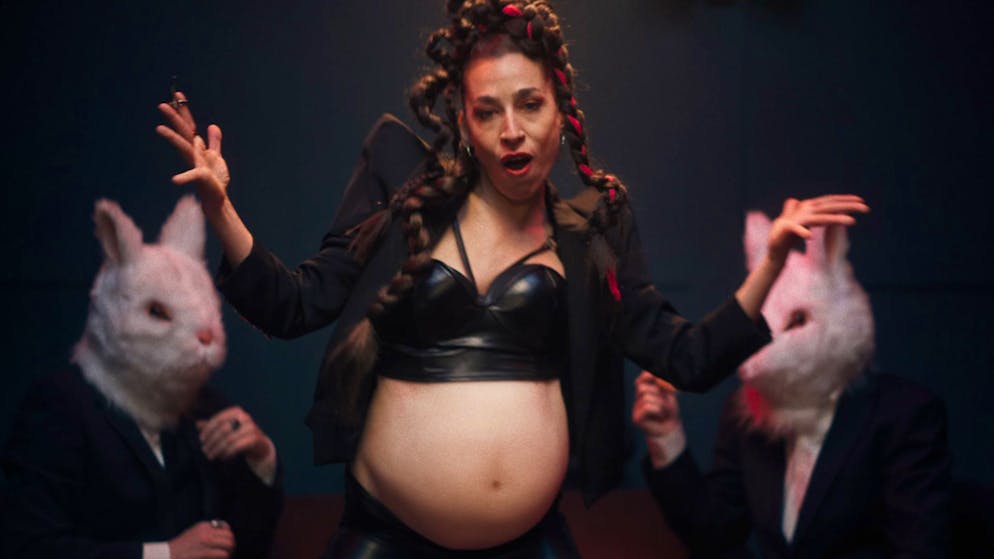 «Provokation». «Tatort»-Star Carol Schuler täuscht Schwangerschaft vor