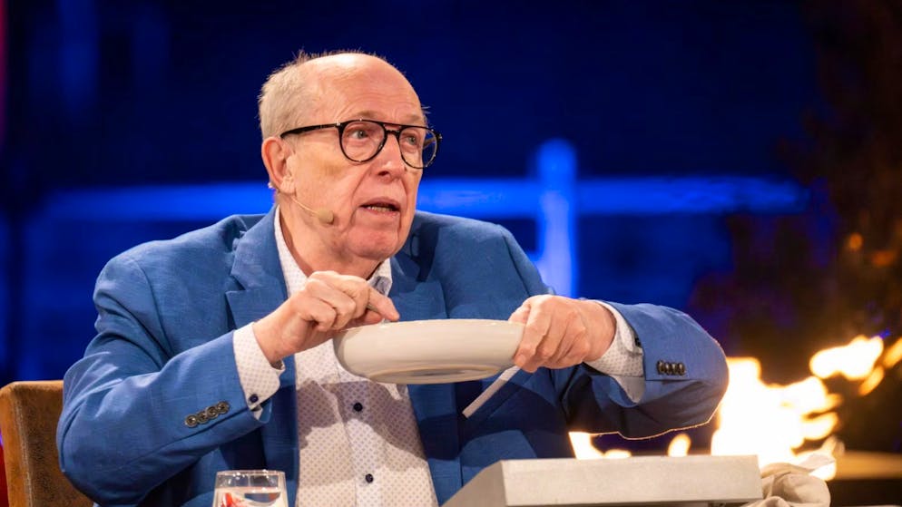 Emergency call-out. Reiner Calmund collapses on 