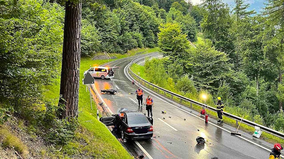 Ein 43-jähriger Motorradfahrer wird bei einem Unfall bei Chur tödlich verletzt.