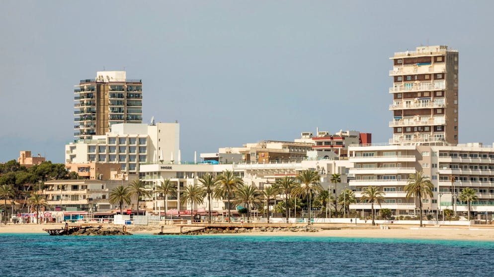 «Tage bis zur Heimreise gezählt». Geburtstagsreise nach Mallorca wird für Britin zum Ferien-Horror