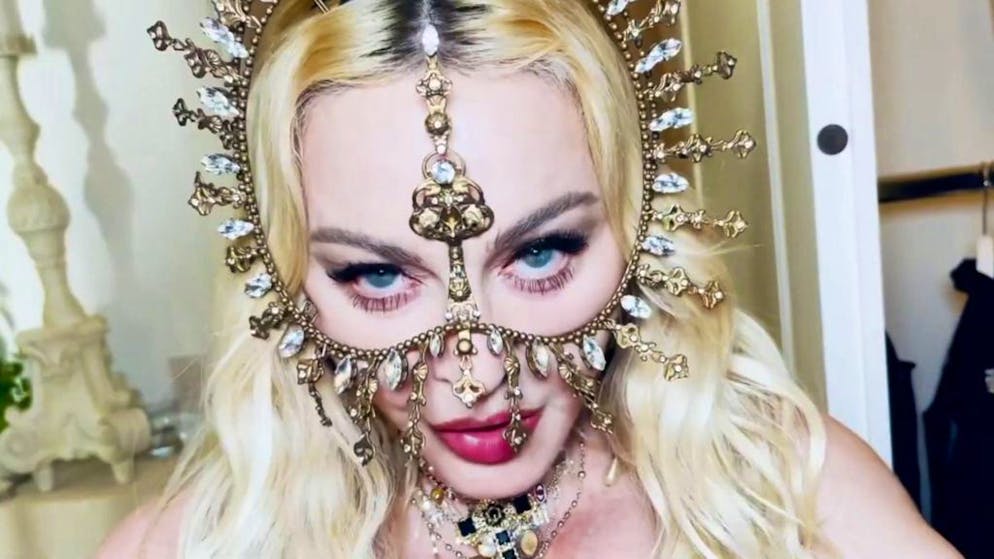 Grösster Madonna-Fan. Basler will Slip von Popstar für eine halbe Million Franken verkaufen